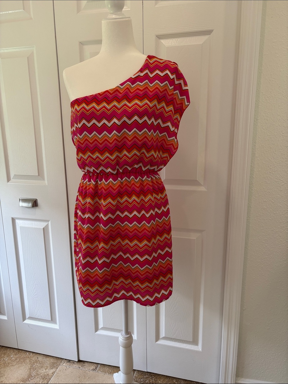 Asymmetrical one‎ shoulder dress women’s size medium
